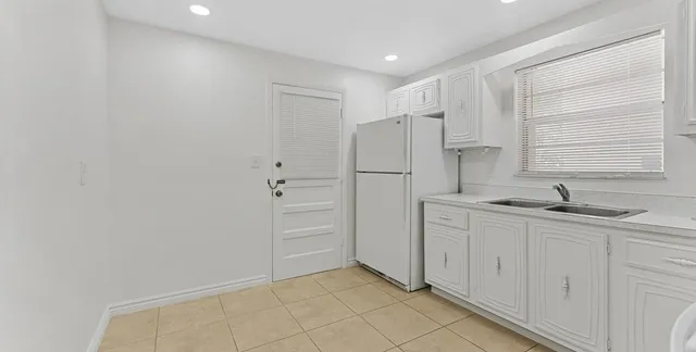 $2,100 | 10821 North Military Trail, Unit 19, Palm Beach Gardens, FL 33410