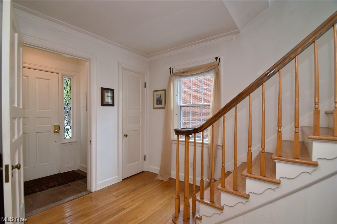 2447 Edgerton Road Cleveland, OH 44118 - Photo 6 of 34 Front entry w/ 2 closets