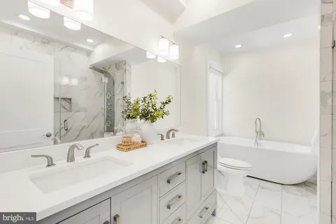 a bathroom with a tub