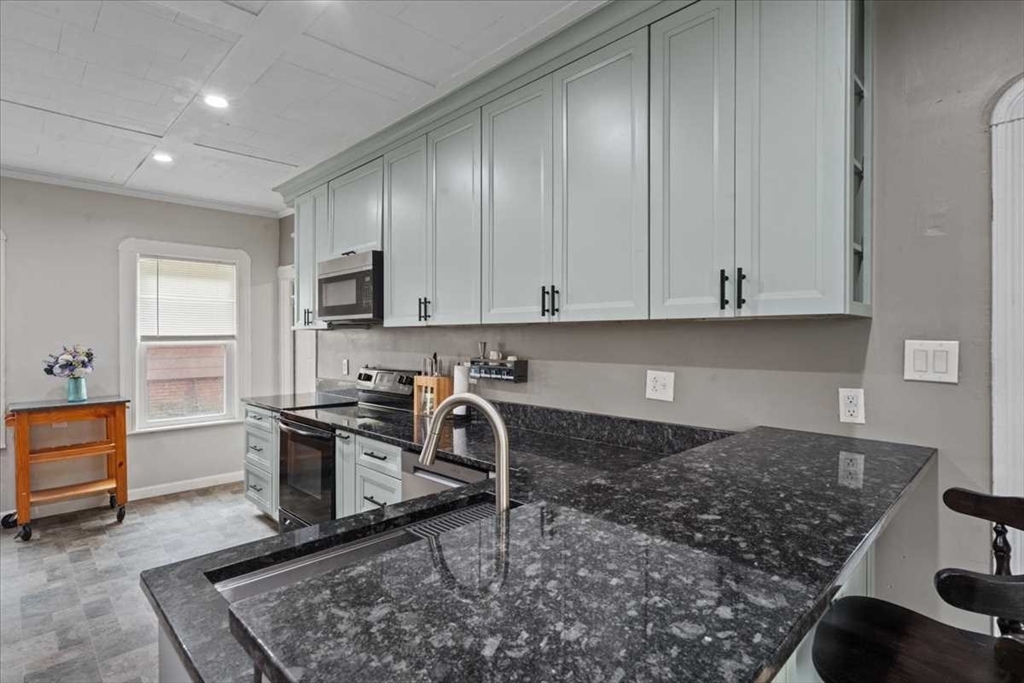 40 Duxbury Road Worcester, MA 01605 - Photo 12 of 34