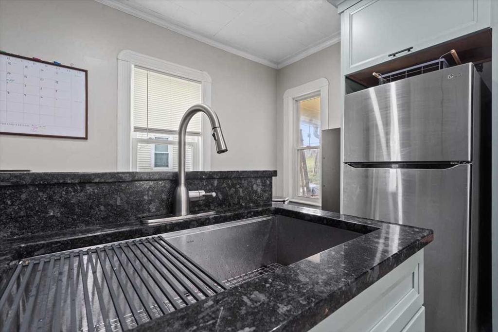 40 Duxbury Road Worcester, MA 01605 - Photo 13 of 34