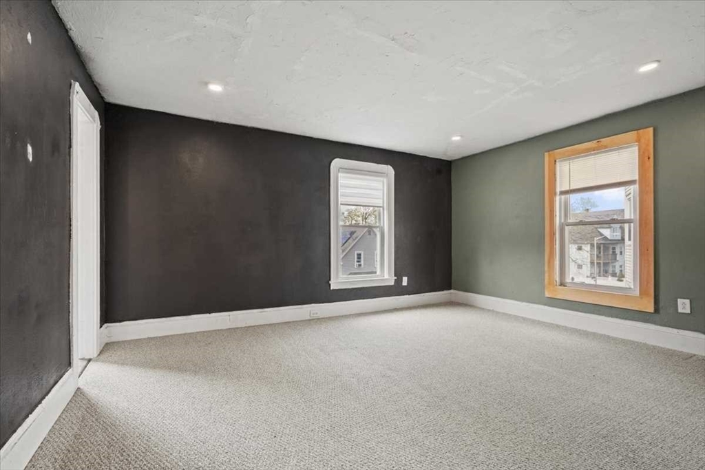 40 Duxbury Road Worcester, MA 01605 - Photo 18 of 34