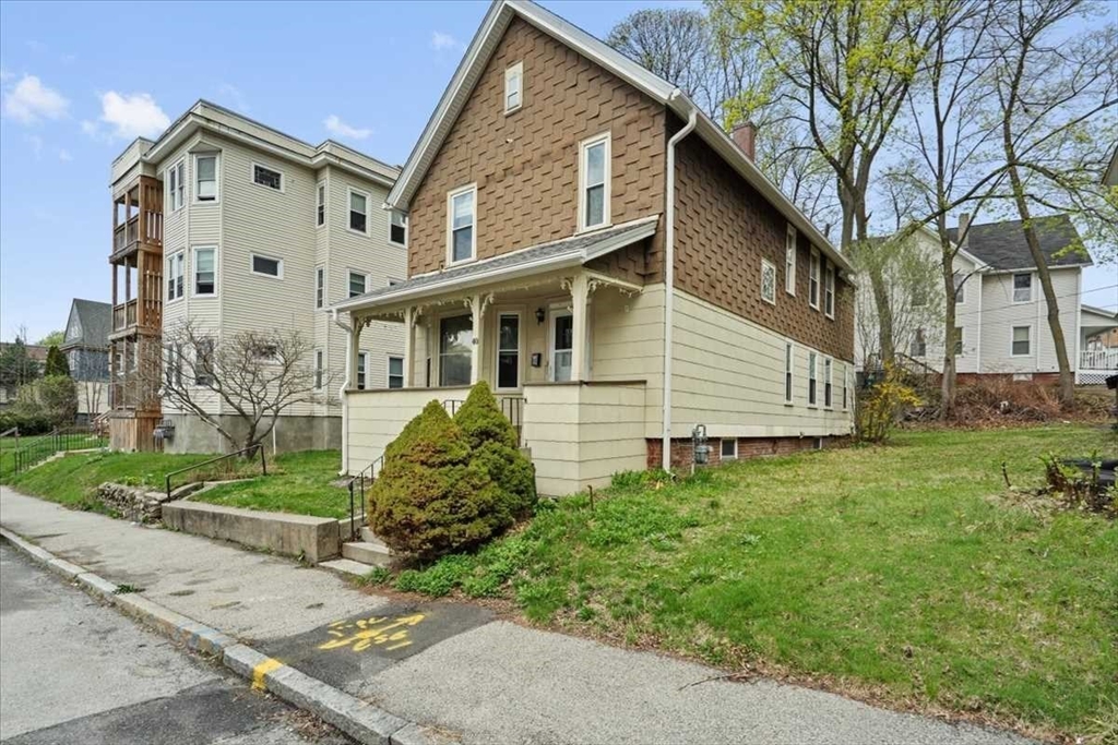 40 Duxbury Road Worcester, MA 01605 - Photo 2 of 34