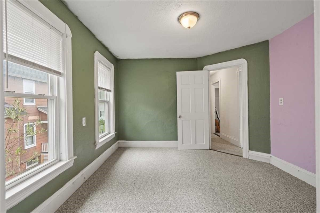 40 Duxbury Road Worcester, MA 01605 - Photo 21 of 34