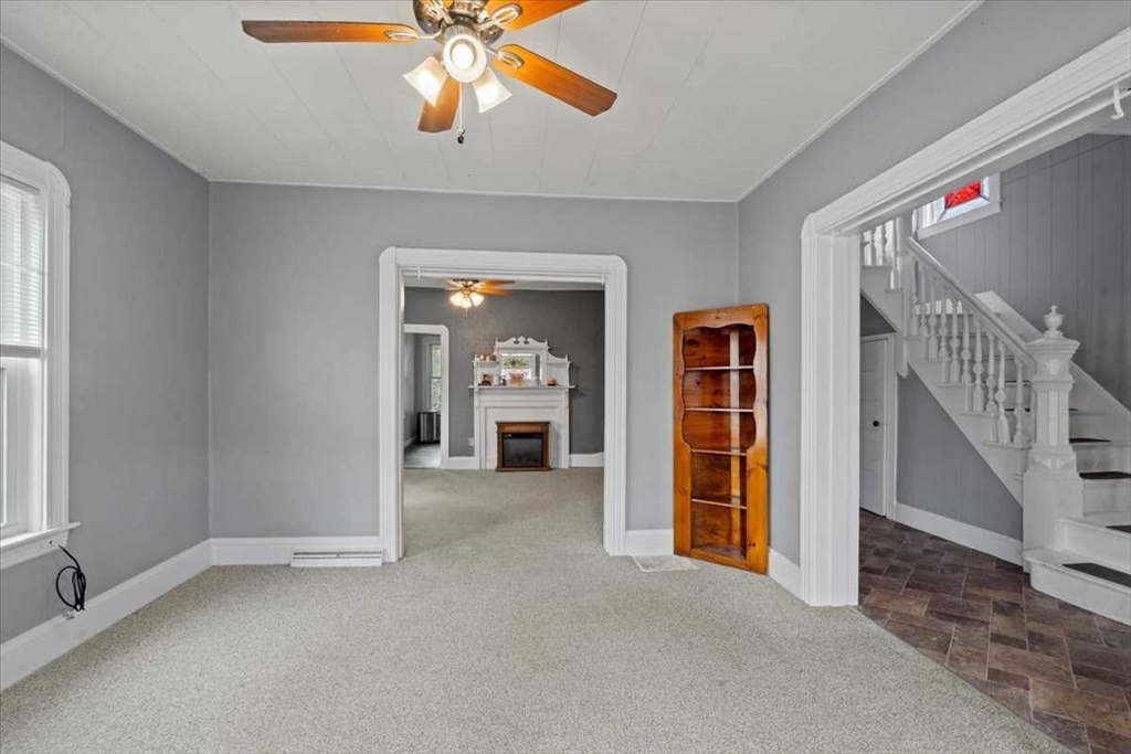 40 Duxbury Road Worcester, MA 01605 - Photo 4 of 34