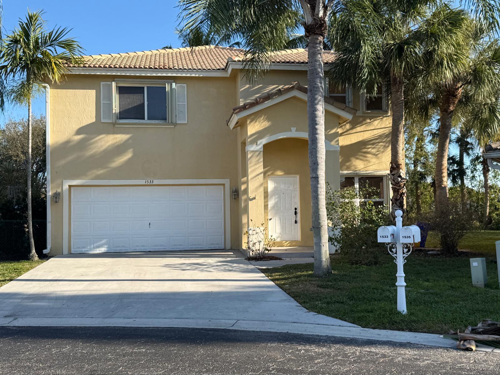1533 Rialto Drive Boynton Beach, FL 33436 - Photo 1 of 19 Front view