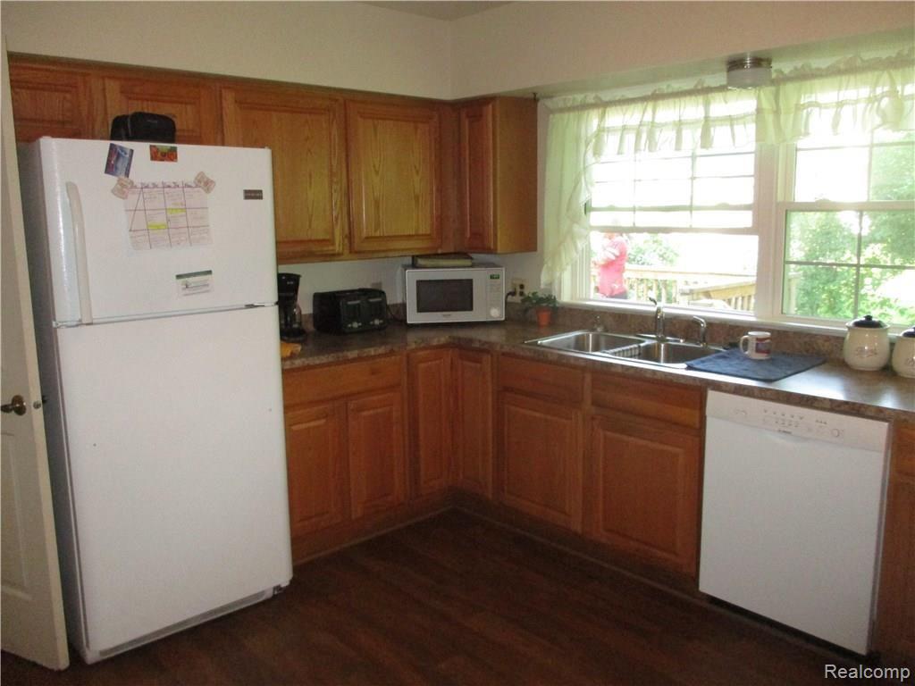 24430 Berg Road Southfield, MI 48033 - Photo 9 of 17 IMG_0479.JPG