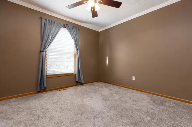 $345,000 | 6813 T Gabbert Drive, Pleasant Valley, MO 64068