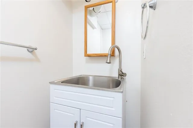 $345,000 | 6813 T Gabbert Drive, Pleasant Valley, MO 64068