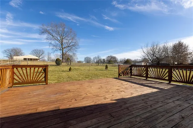 $345,000 | 6813 T Gabbert Drive, Pleasant Valley, MO 64068