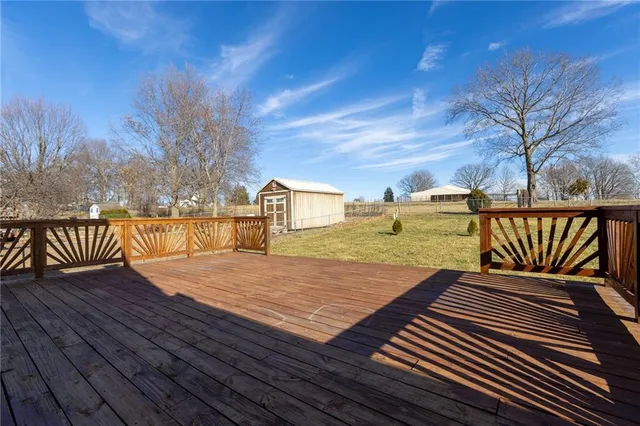 $345,000 | 6813 T Gabbert Drive, Pleasant Valley, MO 64068
