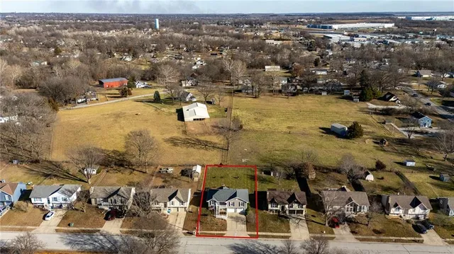 $345,000 | 6813 T Gabbert Drive, Pleasant Valley, MO 64068