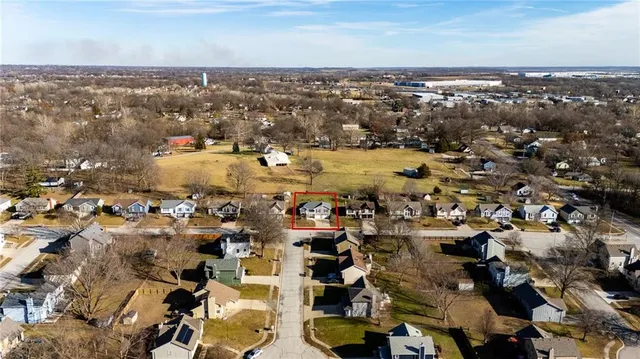 $345,000 | 6813 T Gabbert Drive, Pleasant Valley, MO 64068