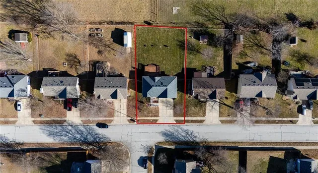 $345,000 | 6813 T Gabbert Drive, Pleasant Valley, MO 64068