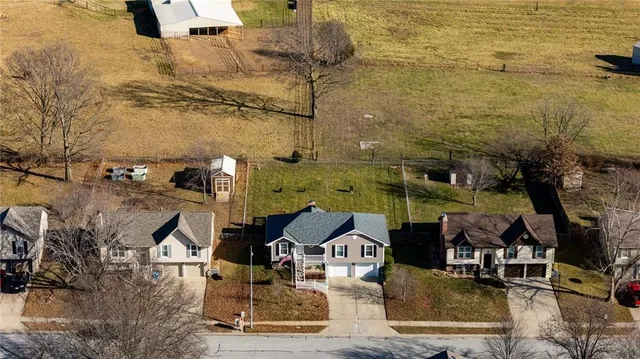 $345,000 | 6813 T Gabbert Drive, Pleasant Valley, MO 64068