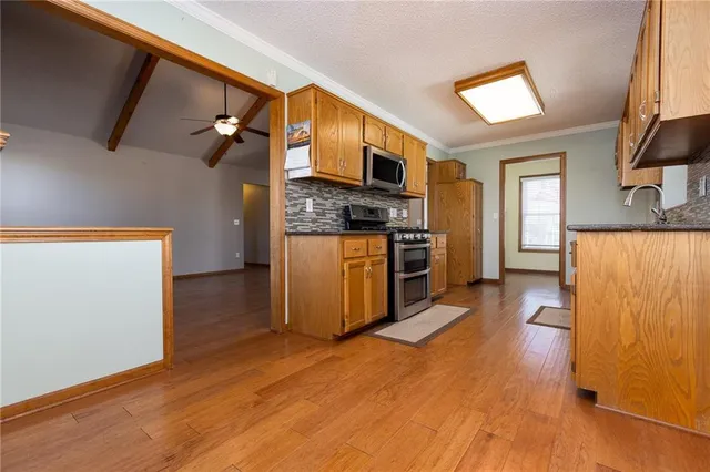 $345,000 | 6813 T Gabbert Drive, Pleasant Valley, MO 64068