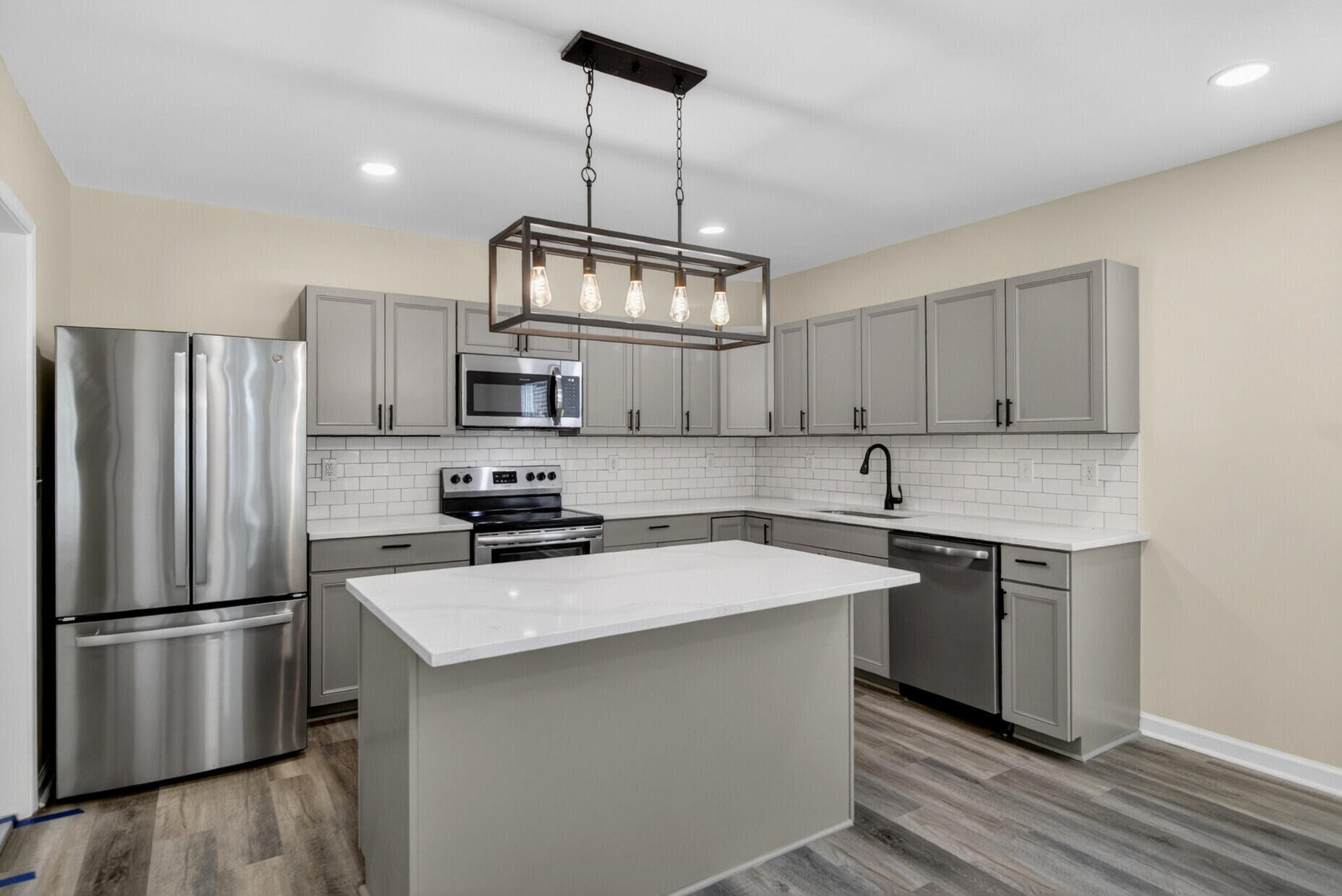 2116 Commander Road North Charleston, SC 29405 - Photo 11 of 32