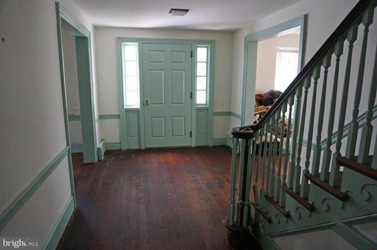 410 South Chester Road Swarthmore, PA 19081 - Photo 6 of 26 Center hall
