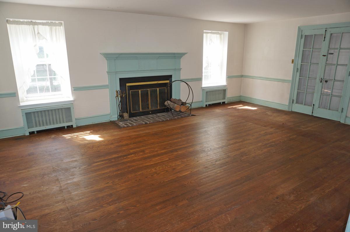 410 South Chester Road Swarthmore, PA 19081 - Photo 7 of 26 Living room
