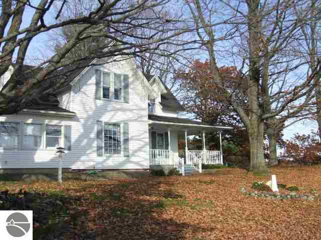 9846 North Long Lake Road Traverse City, MI 49685 - Photo 8 of 8 1691028-7.JPG