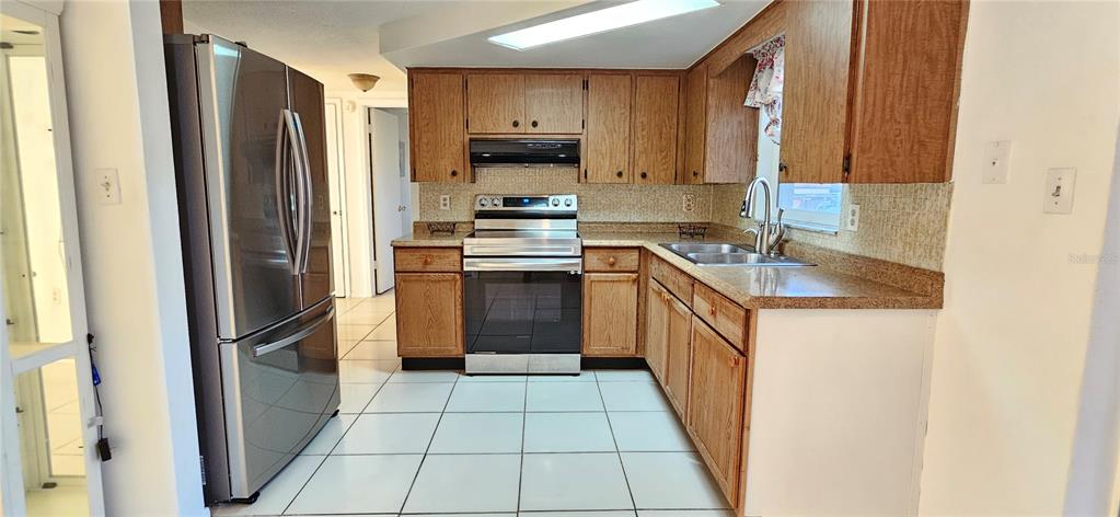 9116 Chantilly Lane Port Richey, FL 34668 - Photo 7 of 30 Kitchen