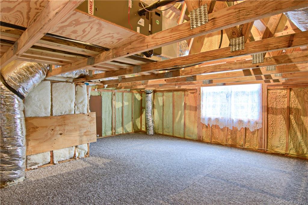 2322 Locust Grove Road Hendersonville, NC 28792 - Photo 24 of 40 a view of an empty room