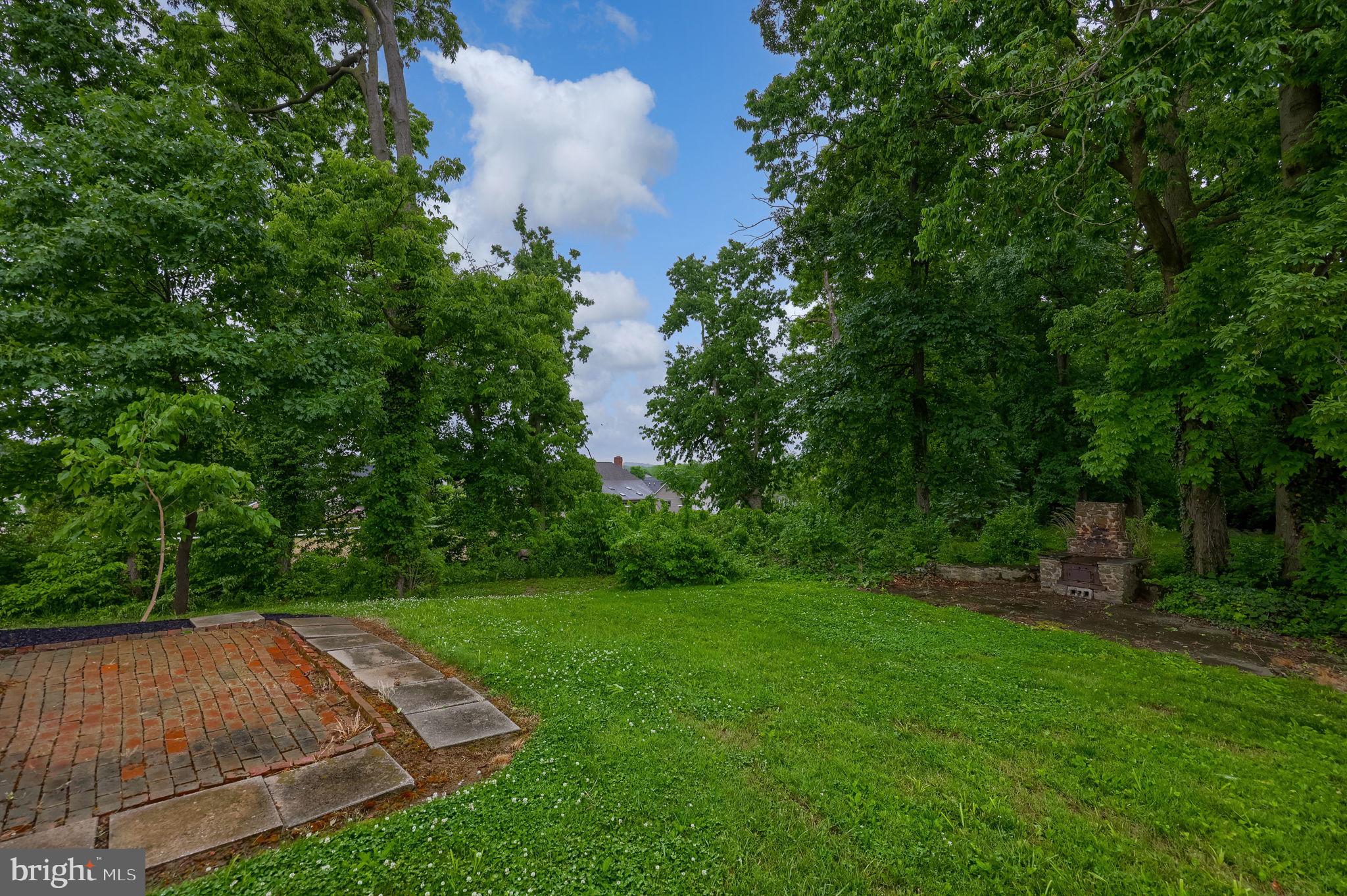 145 Weaver Road Lancaster, PA 17603 - Photo 15 of 87 a view of a backyard with a garden
