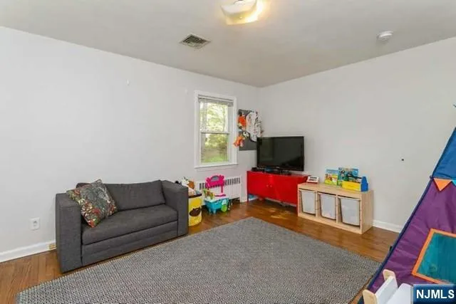 $6,500 | 160 Magnolia Avenue, Cresskill, NJ 07626