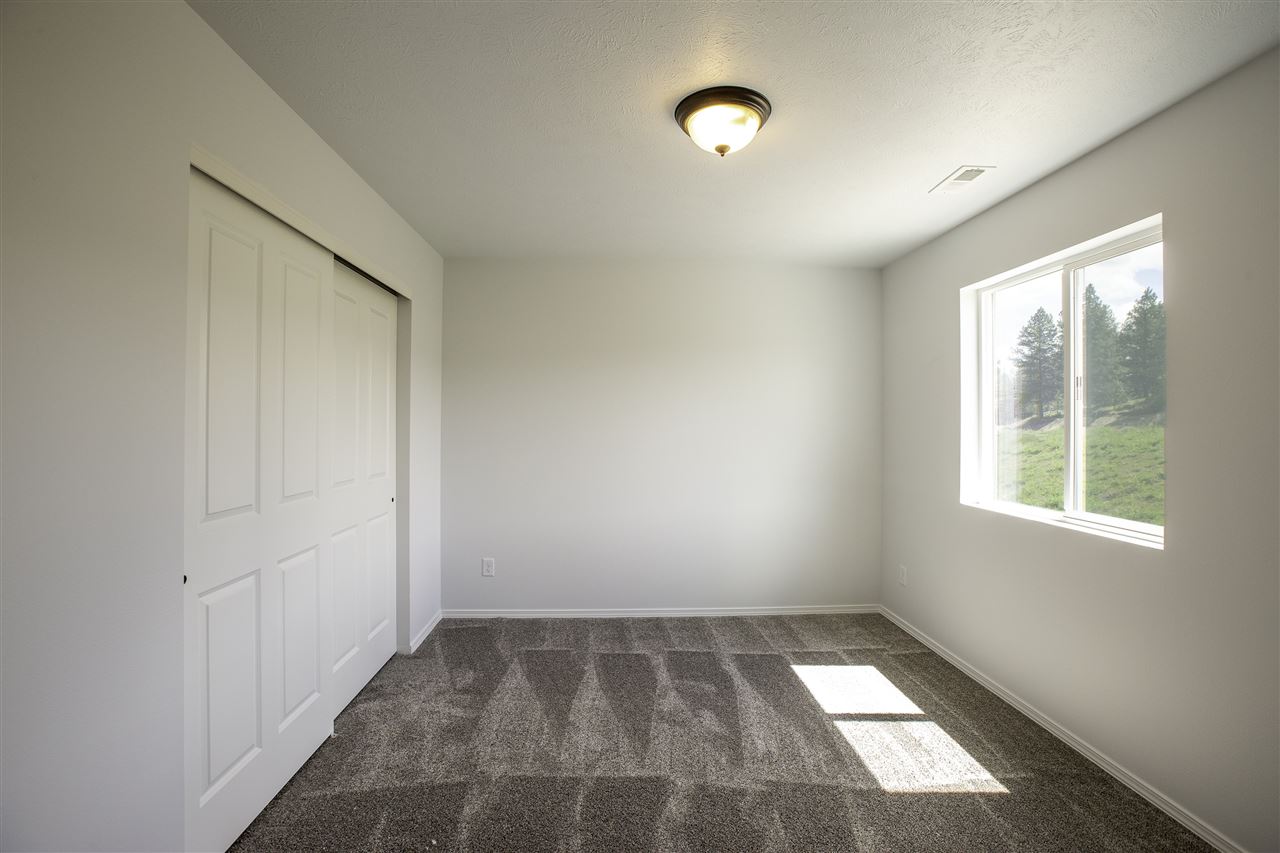 18210 Selkirk Estates Road Greenacres, WA 99016 - Photo 14 of 16 Gallery Image 14