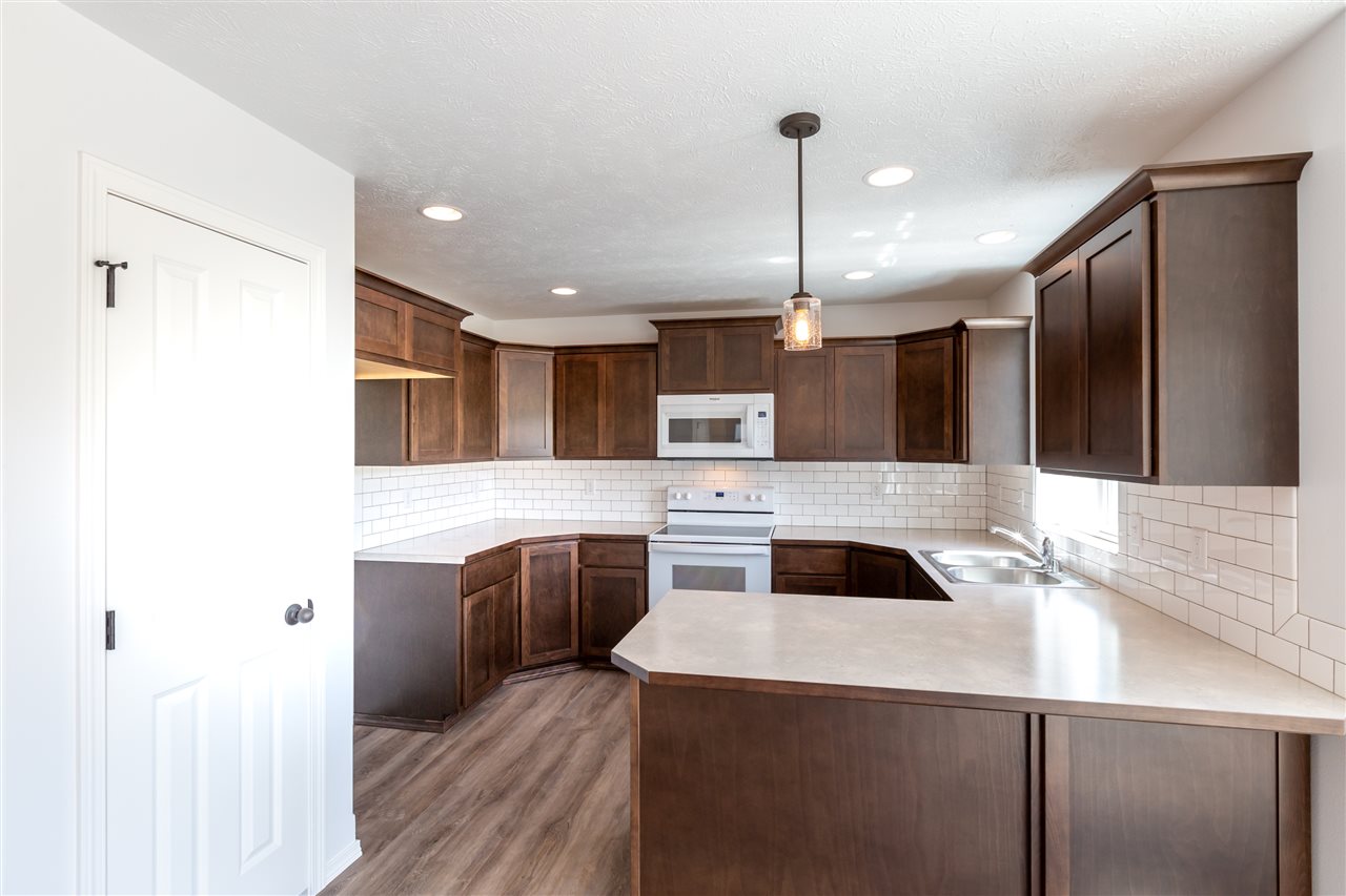 18210 Selkirk Estates Road Greenacres, WA 99016 - Photo 4 of 16 Gallery Image 4