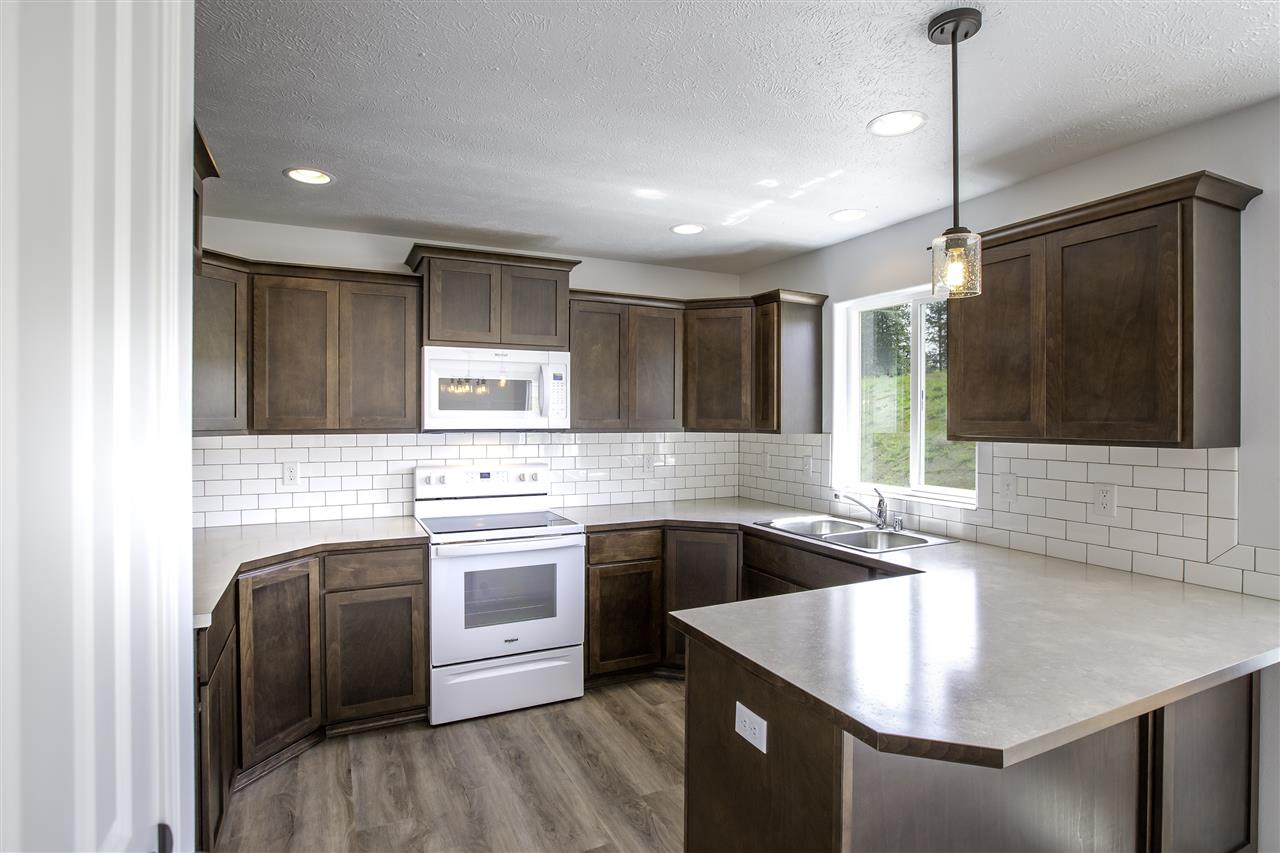 18210 Selkirk Estates Road Greenacres, WA 99016 - Photo 5 of 16 Gallery Image 5