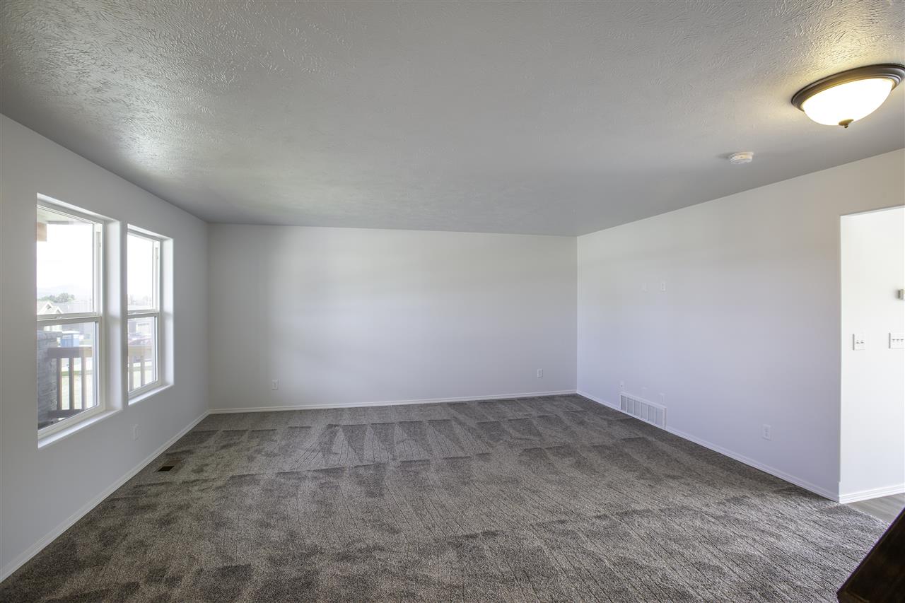 18210 Selkirk Estates Road Greenacres, WA 99016 - Photo 8 of 16 Gallery Image 8