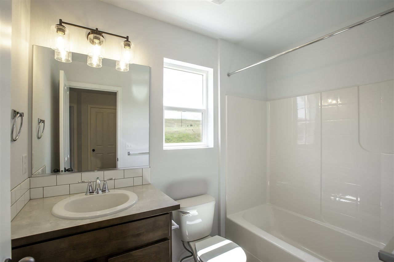 18210 Selkirk Estates Road Greenacres, WA 99016 - Photo 9 of 16 Gallery Image 9