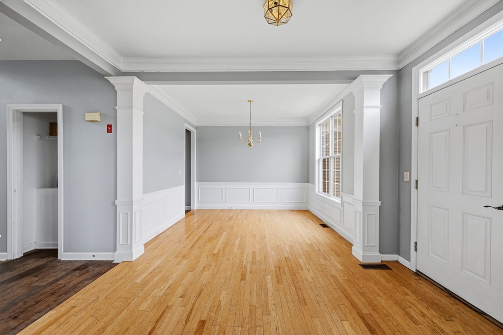460 Raymond Road Plymouth, MA 02360 - Photo 4 of 29