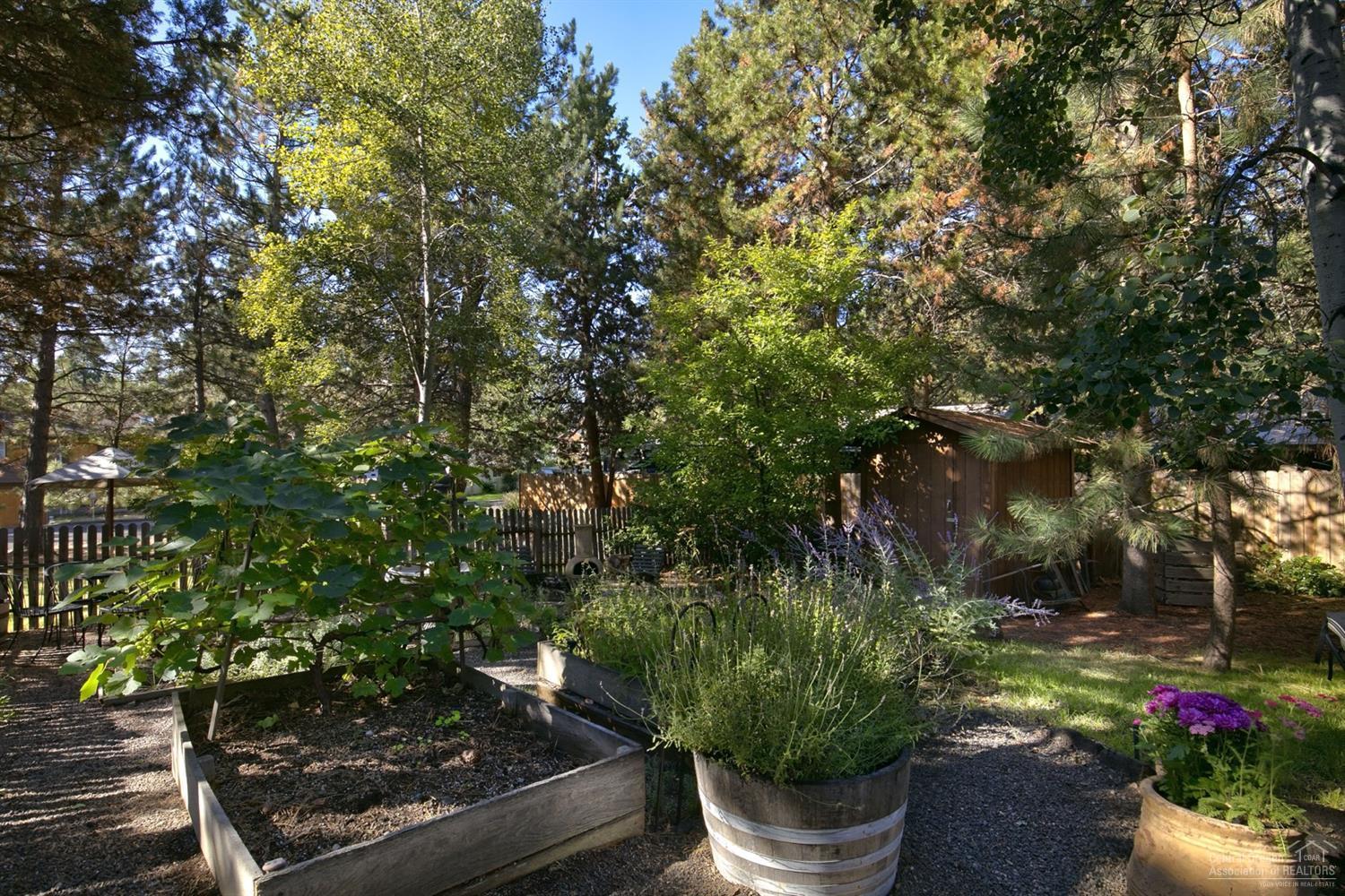 61175 Benham Road Bend, OR 97702 - Photo 11 of 25 Additional Photo