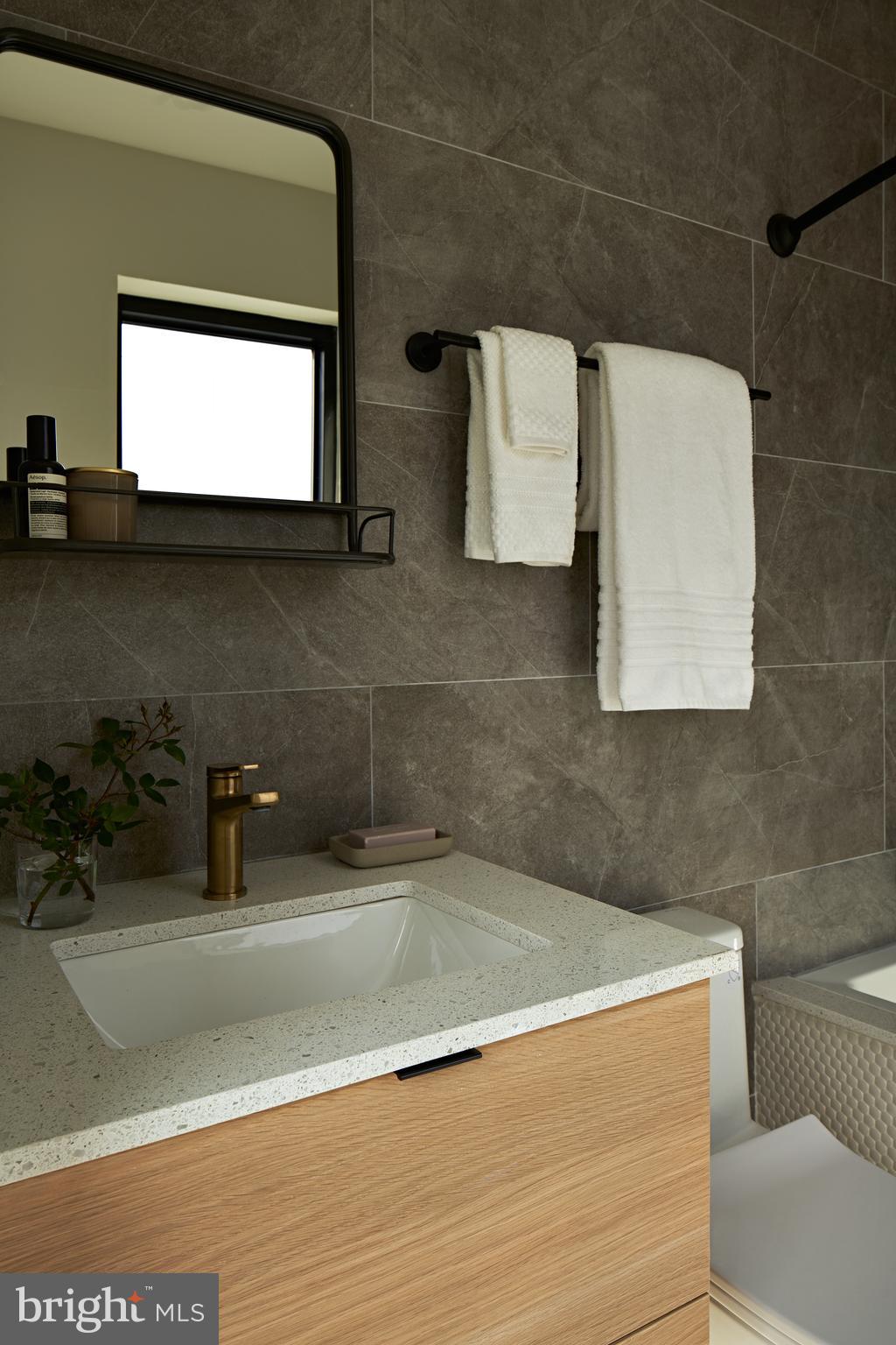 2011 Cambridge Street, Unit 6 Philadelphia, PA 19130 - Photo 24 of 36