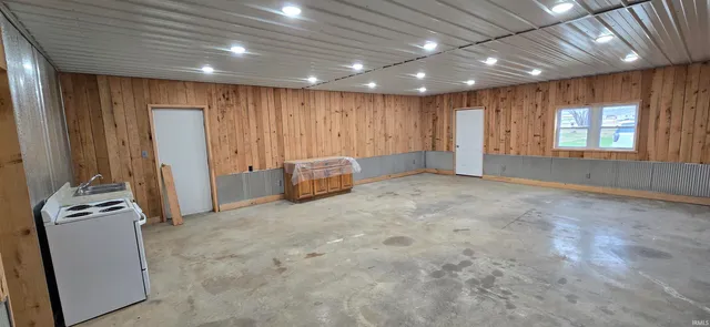 $129,900 | 608 Northwest 2nd Street, Washington, IN 47501