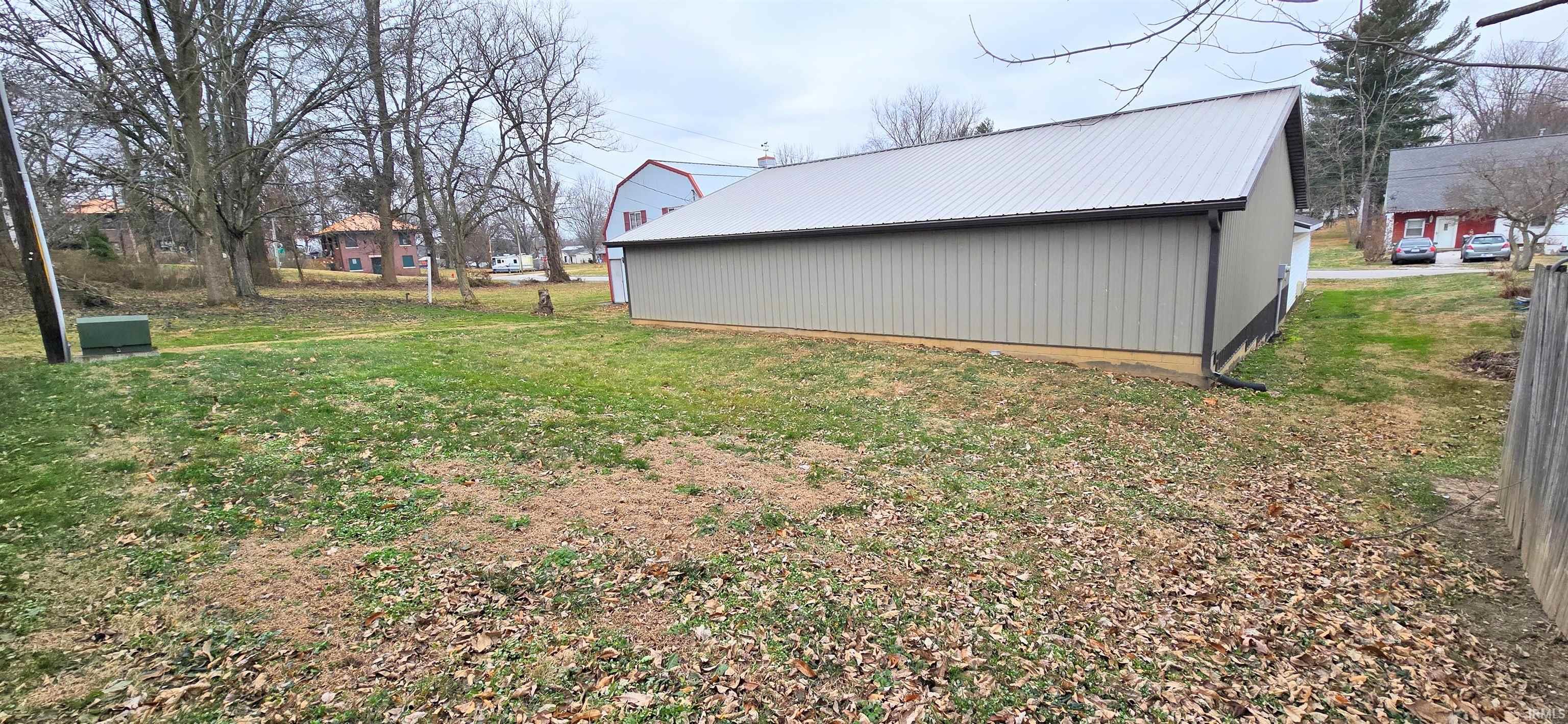 608 Northwest 2nd Street Washington, IN 47501 - Photo 3 of 23