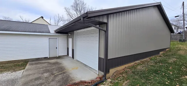 $129,900 | 608 Northwest 2nd Street, Washington, IN 47501