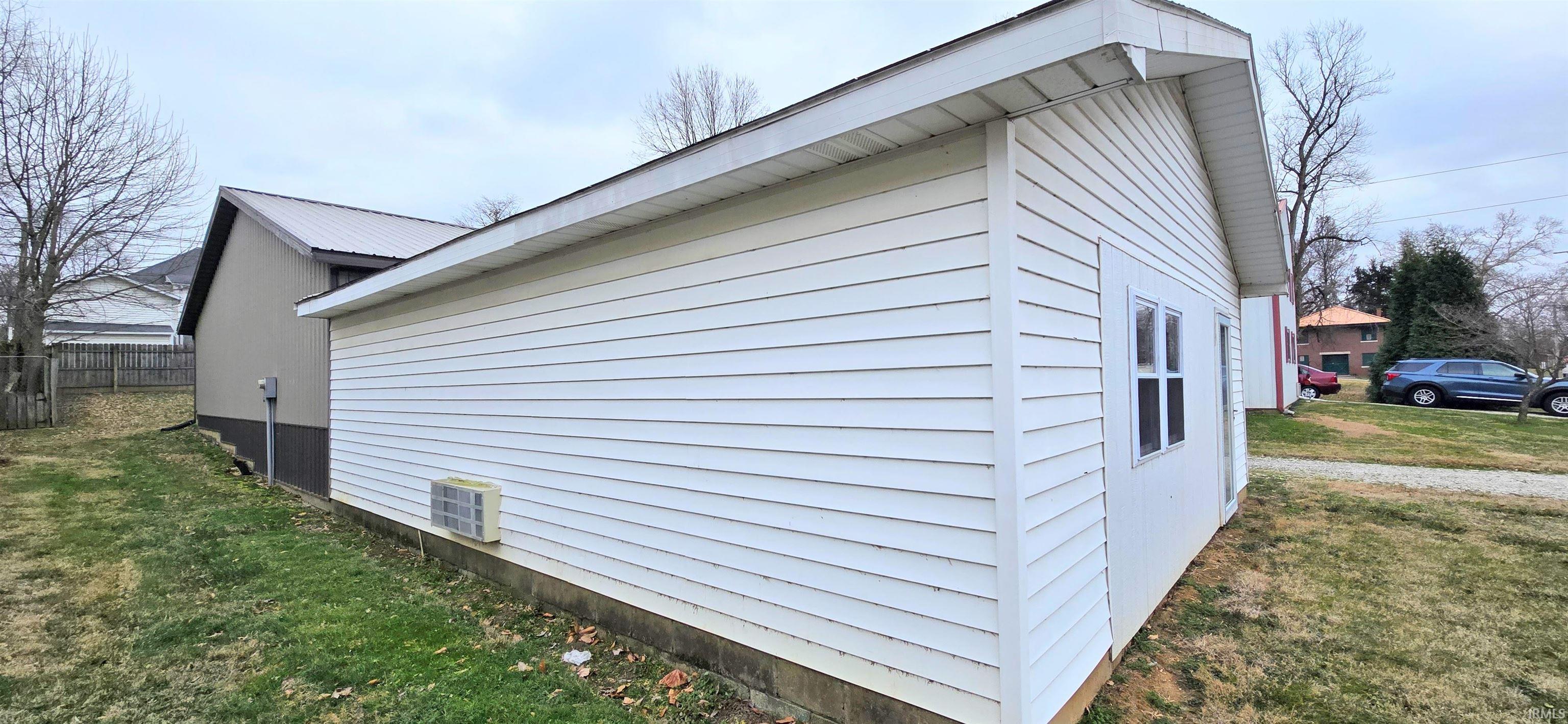 608 Northwest 2nd Street Washington, IN 47501 - Photo 6 of 23