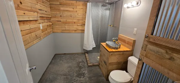 $129,900 | 608 Northwest 2nd Street, Washington, IN 47501