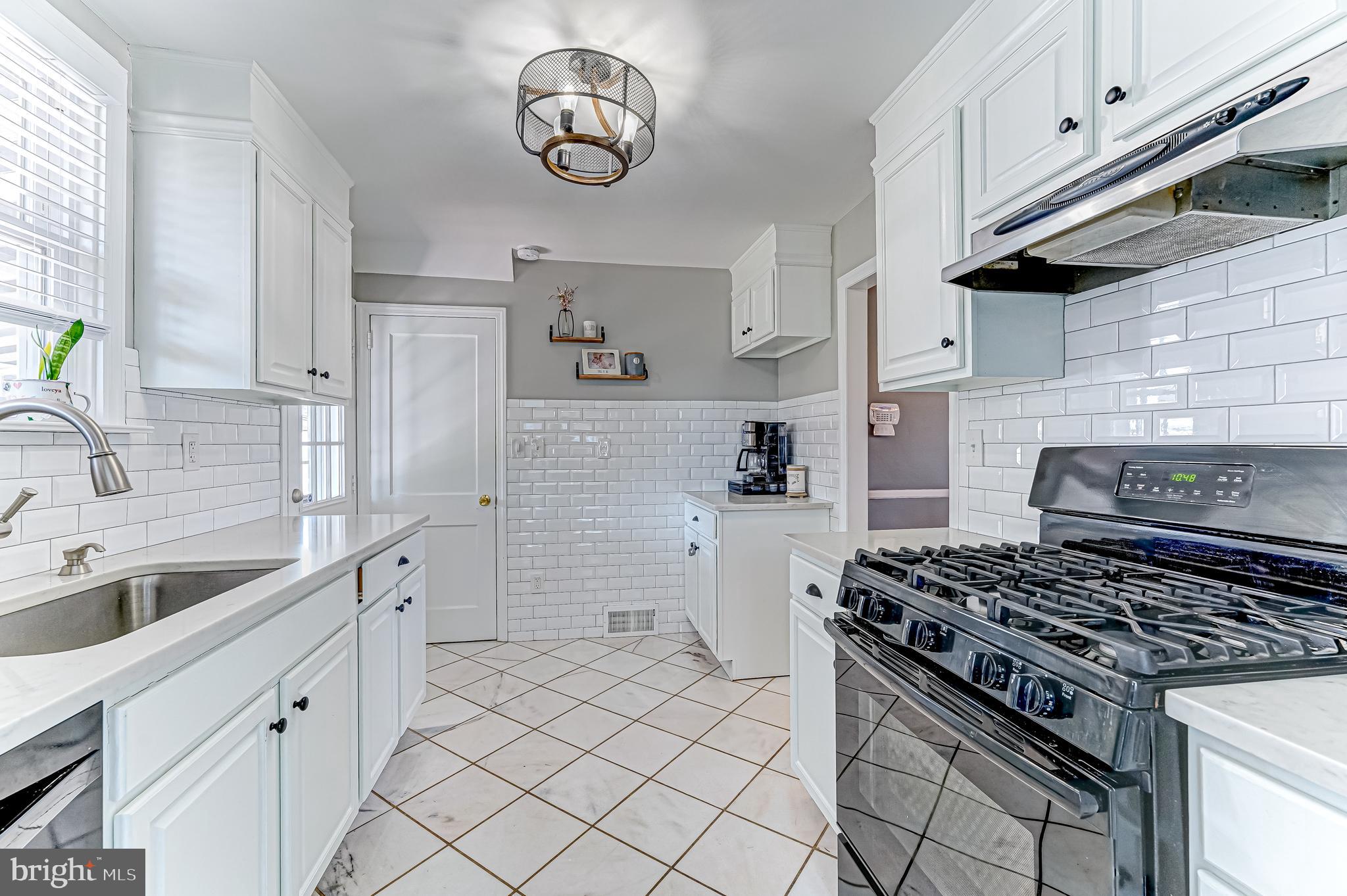 340 Sedgewood Road Springfield, PA 19064 - Photo 13 of 39 Kitchen