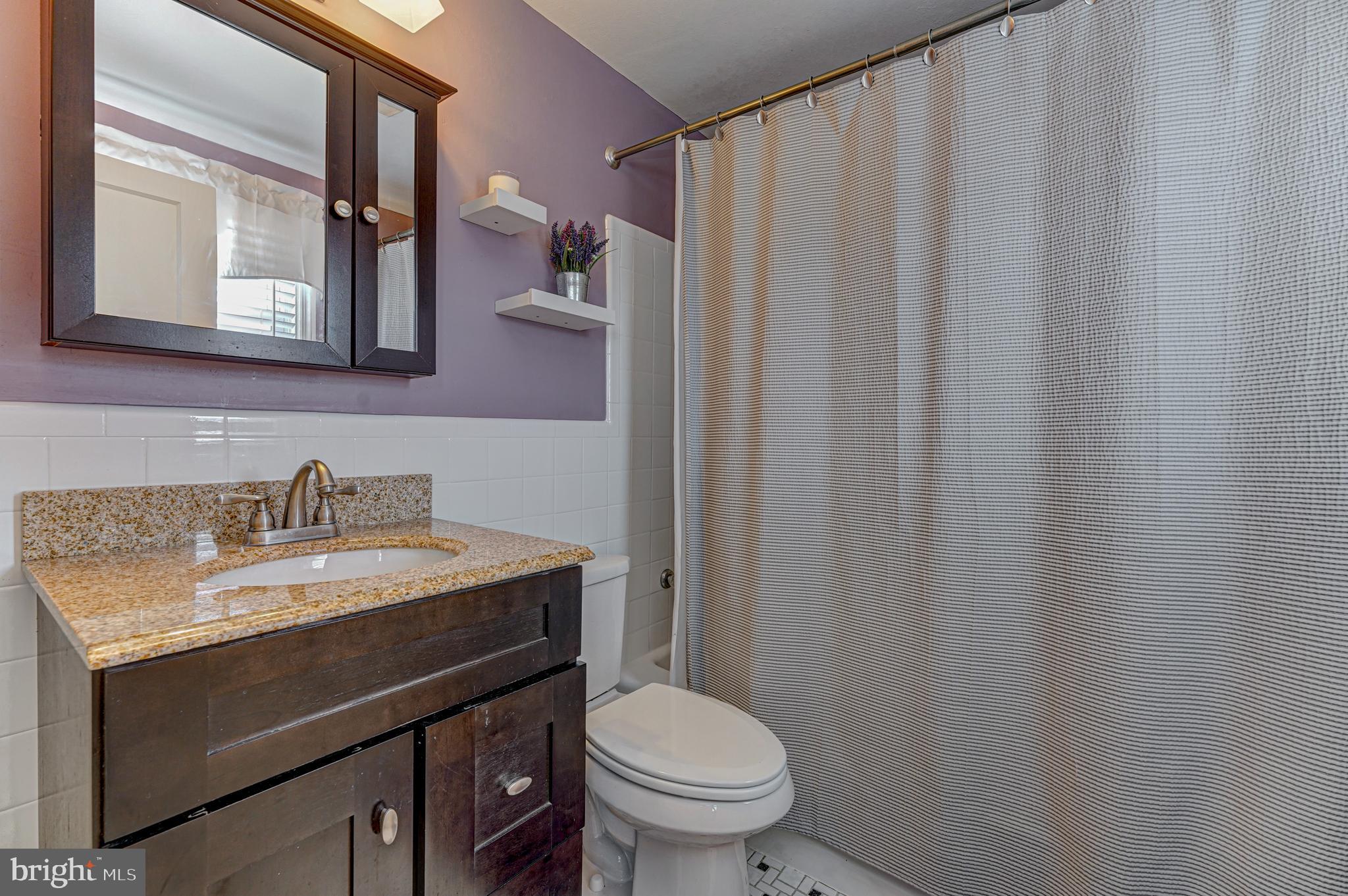 340 Sedgewood Road Springfield, PA 19064 - Photo 22 of 39 Second floor hall bathroom