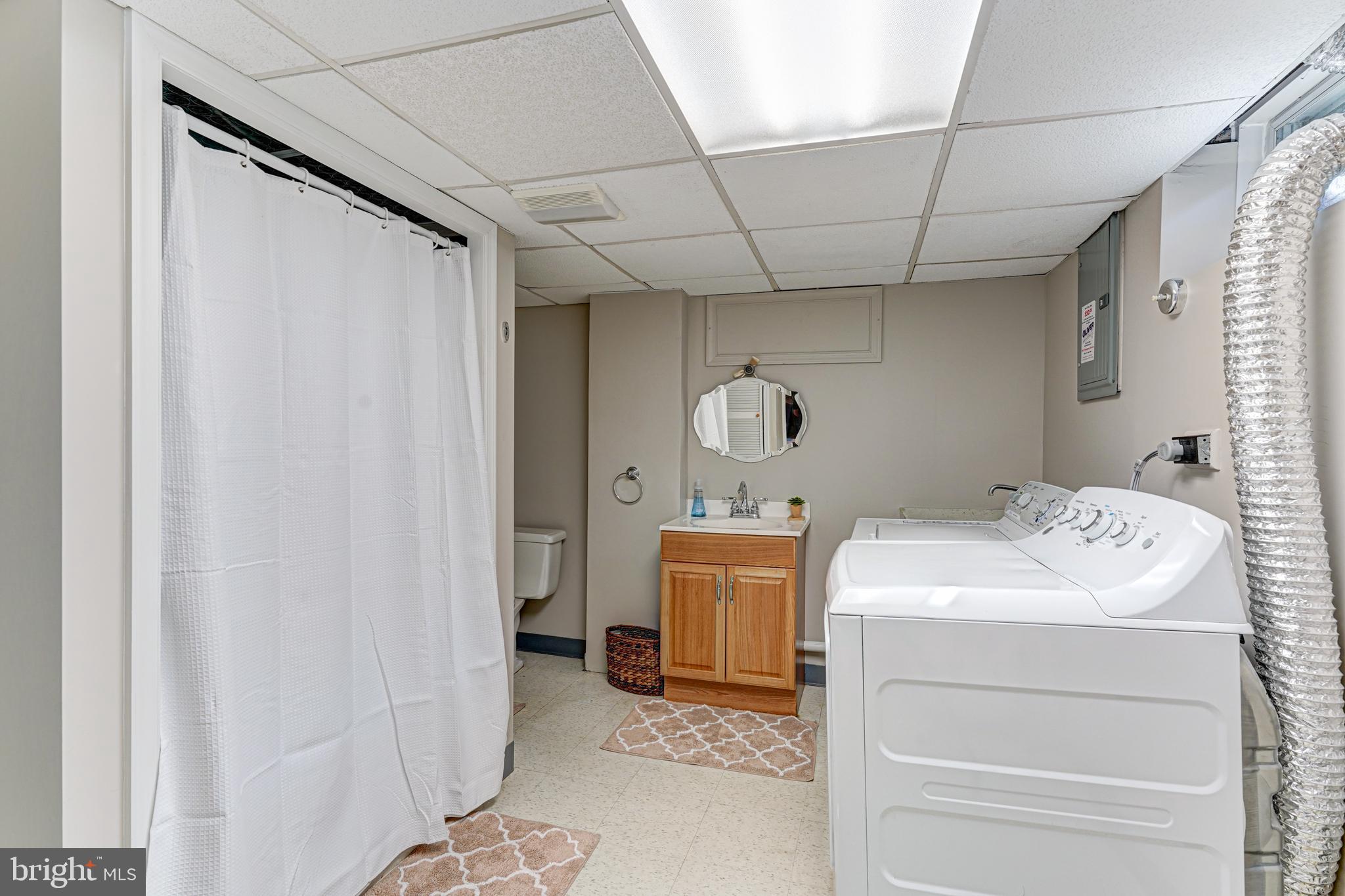 340 Sedgewood Road Springfield, PA 19064 - Photo 32 of 39 Full bath in basement and laundry area