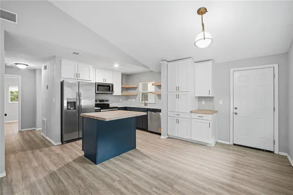 $2,200 | 5119 East Chilkoot Avenue, Tampa, FL 33617