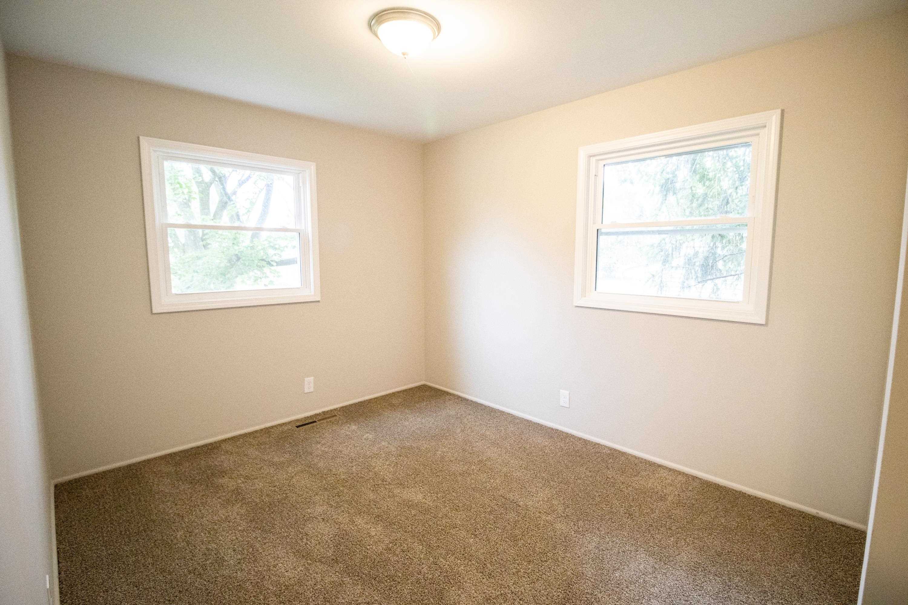 3397 Ridgecliffe Drive Flint, MI 48532 - Photo 12 of 27 50119703-11.JPG