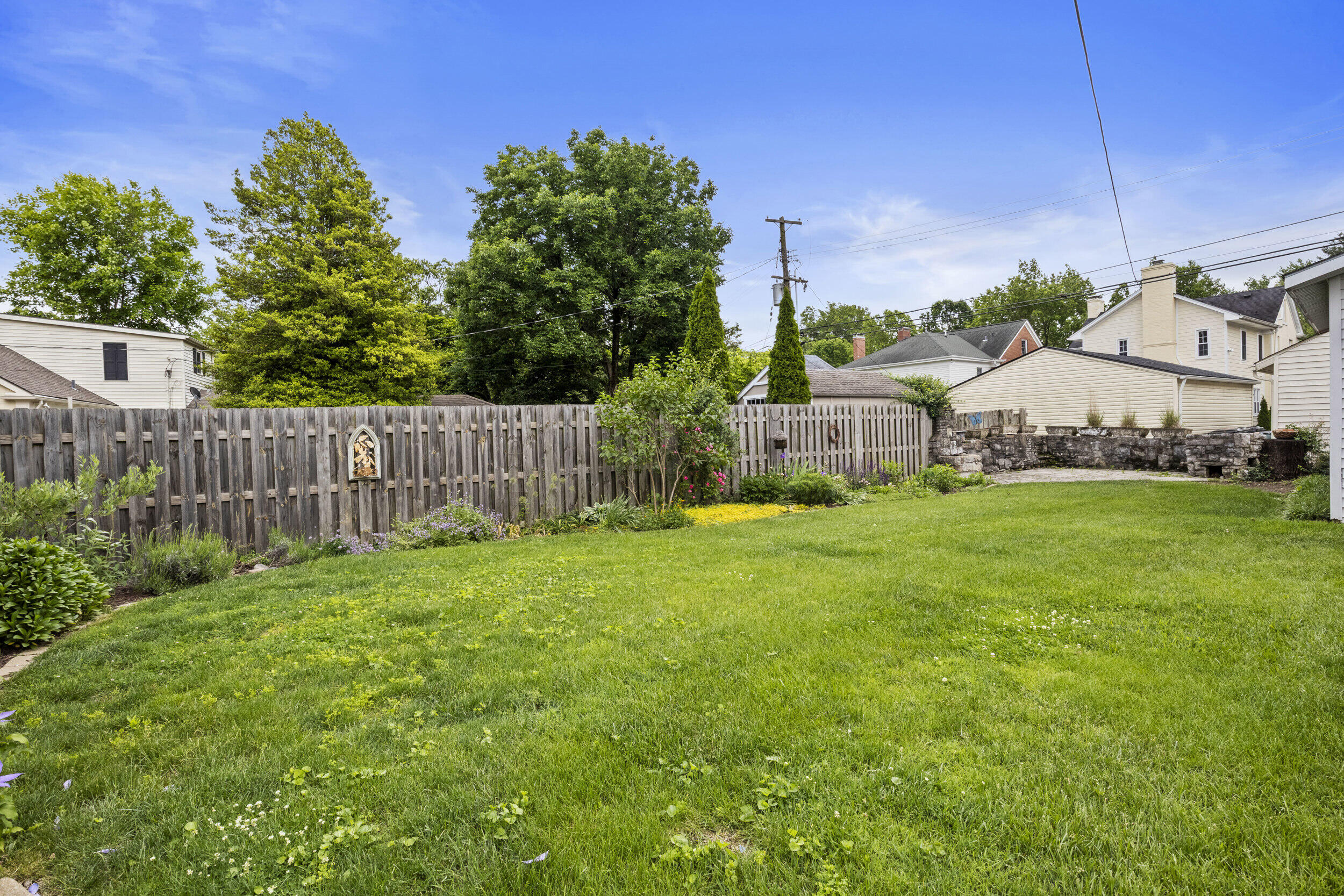 320 Hart Road Lexington, KY 40502 - Photo 47 of 67 backyard