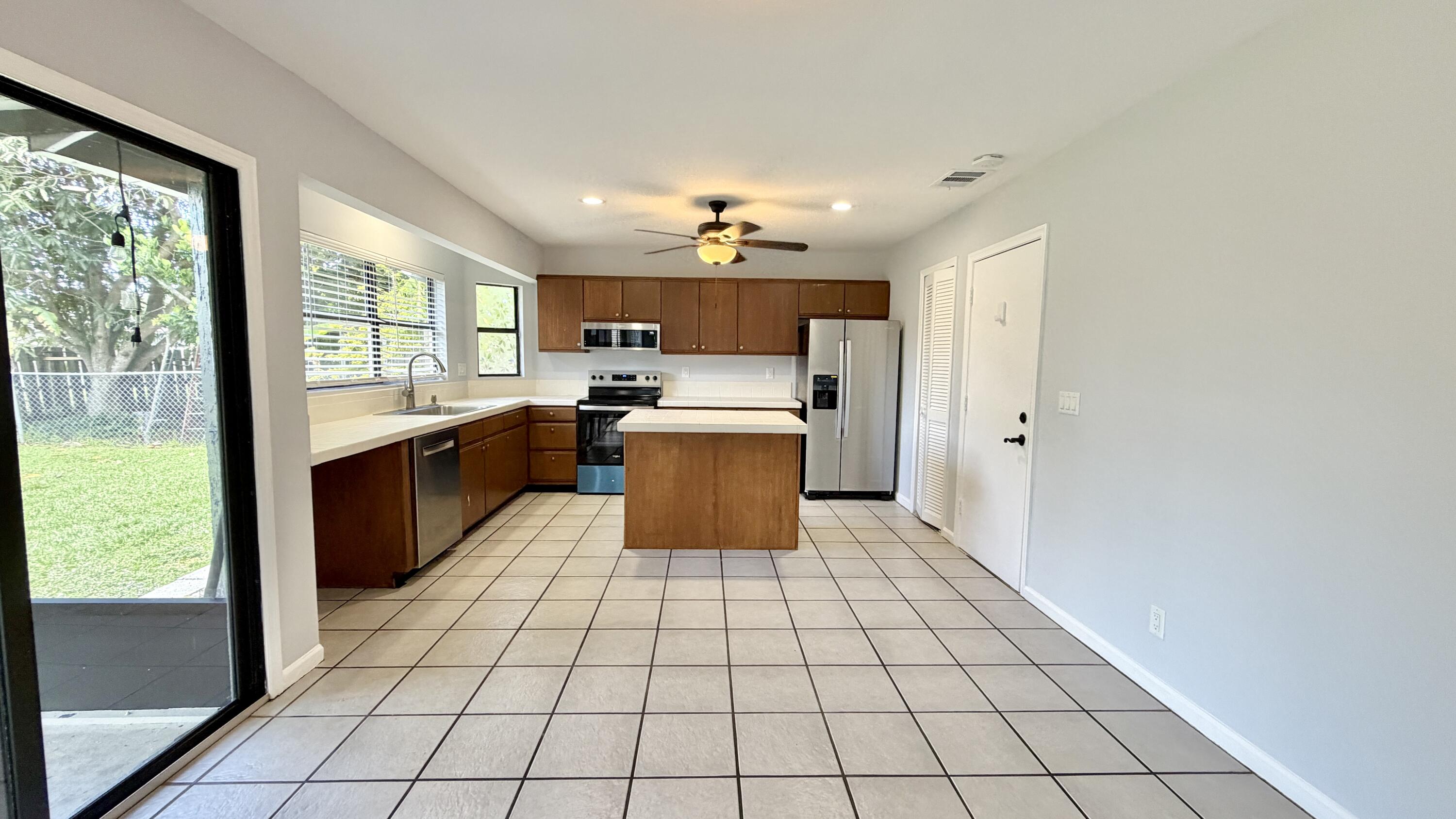 6048 Garrett Street Jupiter, FL 33458 - Photo 17 of 101 IMG_8834