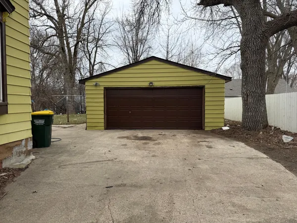 $130,000 | 410 11th Street Southwest, Willmar, MN 56201