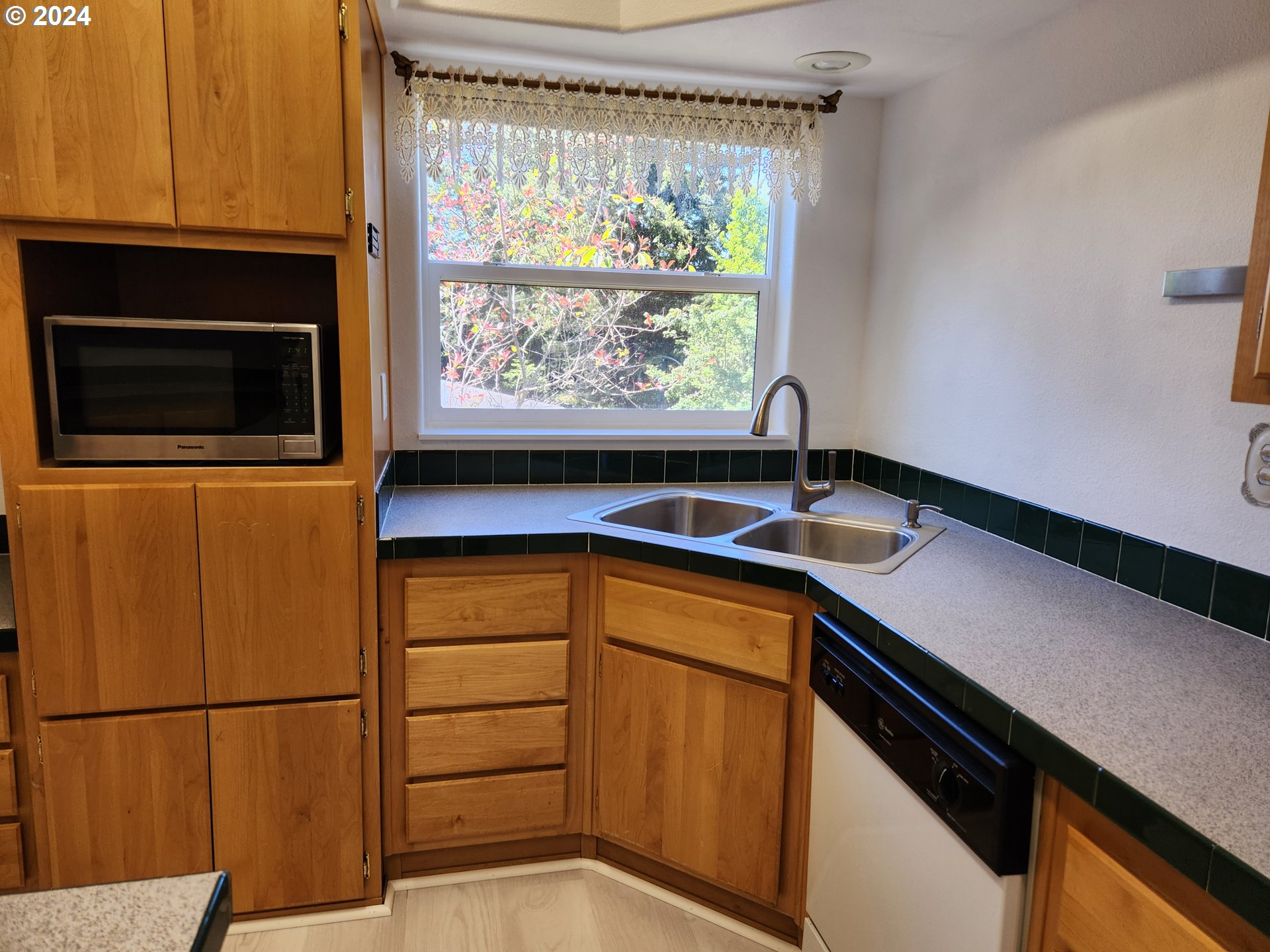 1675 Kristi Loop Lakeside, OR 97449 - Photo 16 of 33 Gallery Image 16